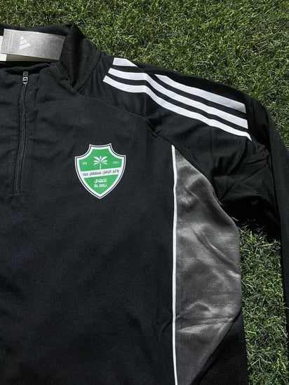 سويتر الاهلي الاسود