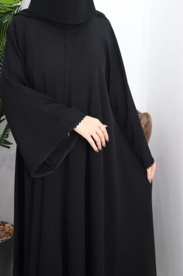 عباية دبل كلوش من متجر ترند تضيف لمسة من الفخامة على إطلالتك اليومية