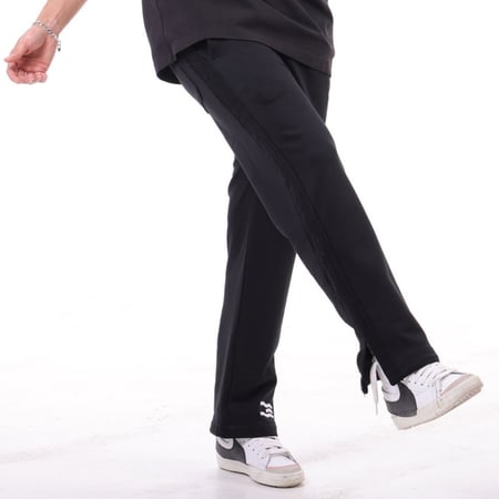بنطلون أوفر سايز - أسلوب كلاسيكي باللون الأسود