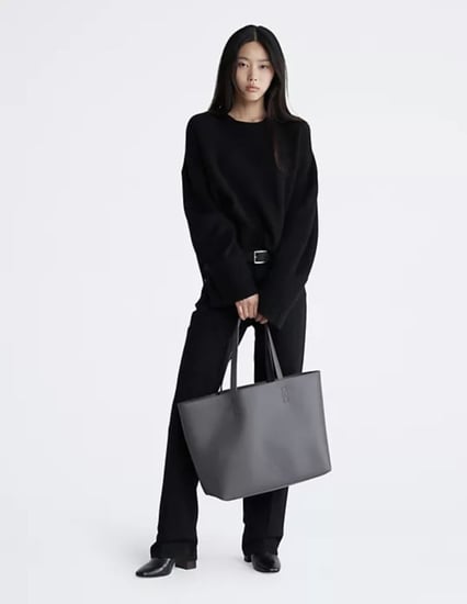 شنطه كيلفن كلاين للدوامات لون رمادي غامق