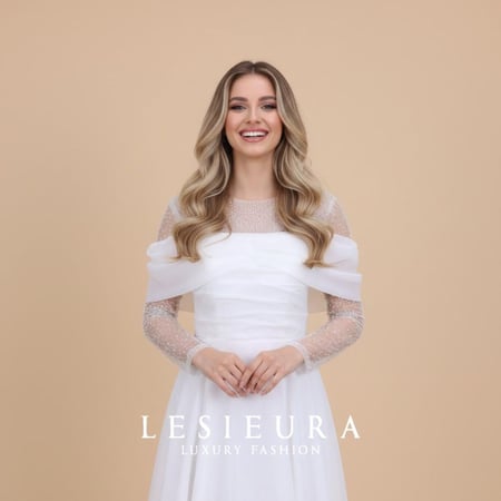 فستان سهرة ابيض طويل أنيق بأكمام لولو