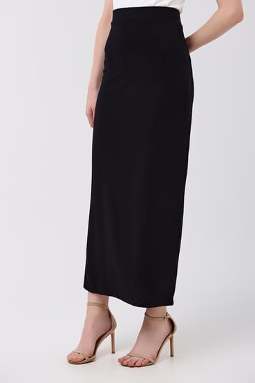 تنورة كريب ناعم اسود