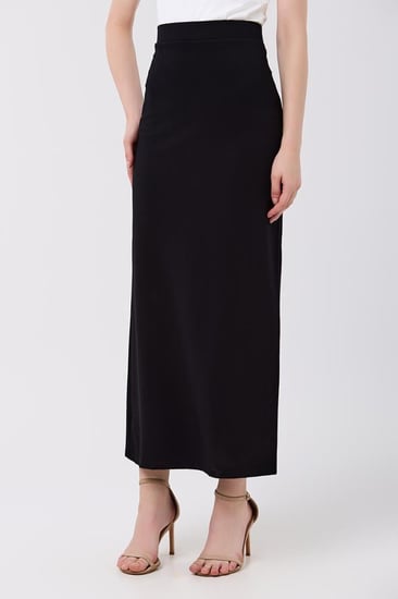 تنورة كريب ناعم اسود