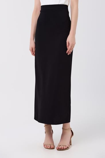 تنورة كريب ناعم اسود