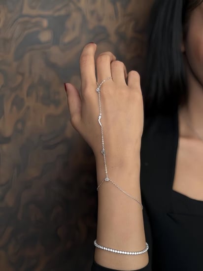 كَف الحرف العربي - hand chain