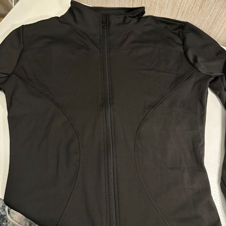 جاكيت رياضي بتصميمك نسائي