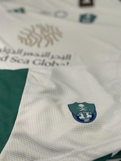 طقم الاهلي فئة اللاعبين ابيض 2024-2025