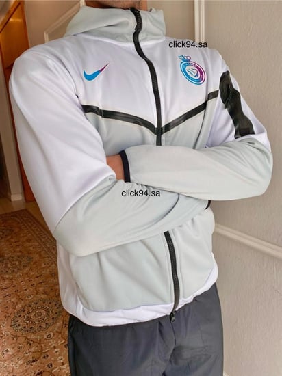 جاكيت النصر الابيض