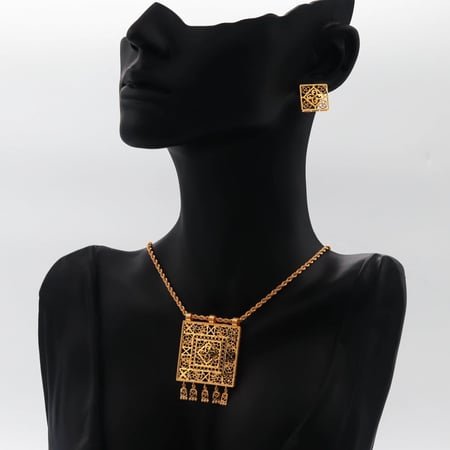 نص طقم تراث عيار 21 قيراط من تراث العماري