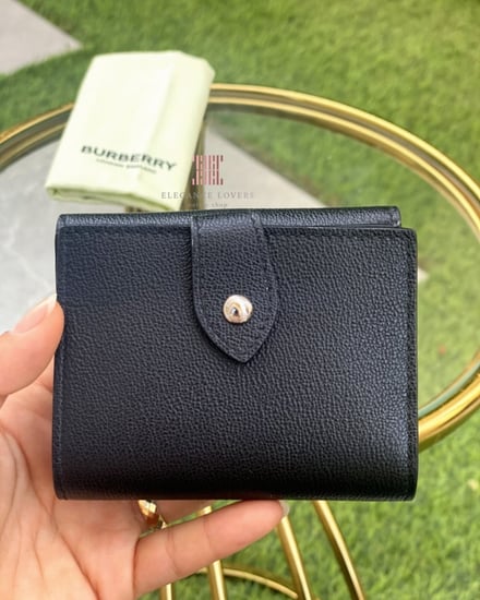 محفظة نسائية ماركة بربري - أسود