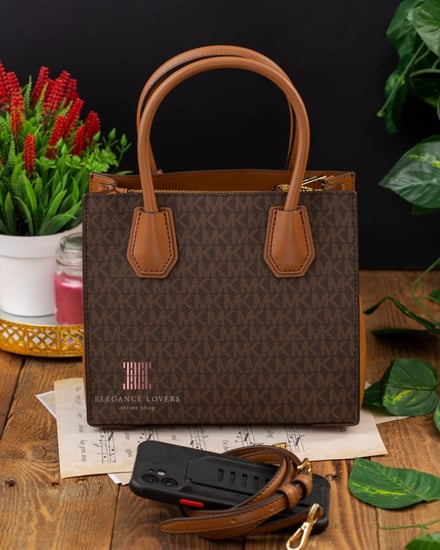 شنطة كتف ماركة مايكل كورس بني/جملي سيقنتشر