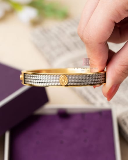 إسوارة مطلية ذهب ماركة شاريول -   Forever Bangle Gold
