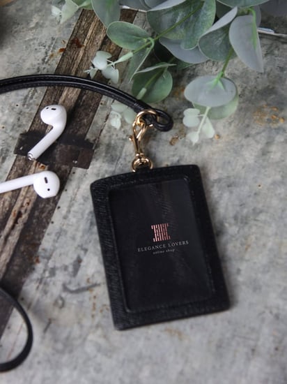 حامل بطاقات/كارد هولدر ماركة كوتش - Black ID Holder