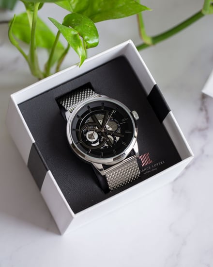 ساعة رجالية ماركة كالفين كلاين Silver Chain CK Logo Dial