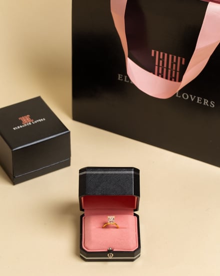 خاتم فضة Gold Radiant مطلي ذهب مُرصّع بحجر المويسنايت ماركة Elegance Lovers