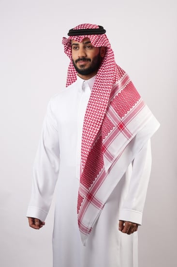 شماغ ملكي خاص أحمر غامق  ليمتد