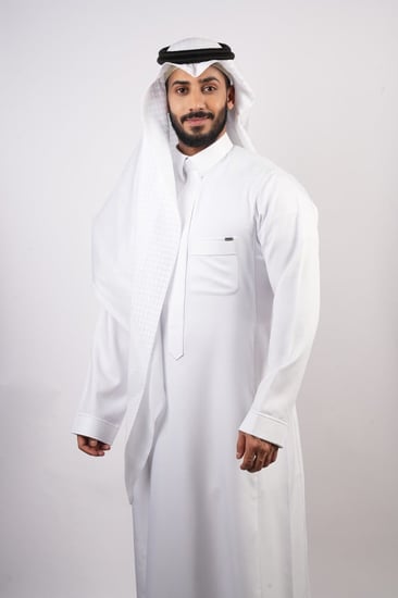 شماغ ملكي خاص كلاسيك أبيض