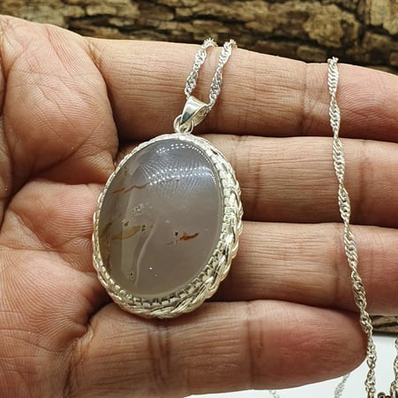 قلاده عقيق يماني زجاجي مصور سلك مبروم مع سلسله فضه