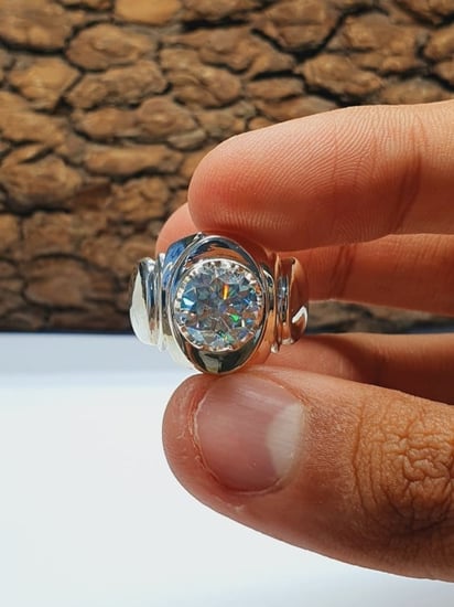 حجر الموزنايت البحري بصياغه موديل اسطنبول