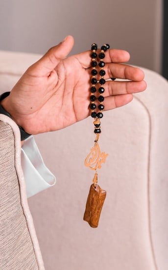 سبحة كسرة العود الفاخره