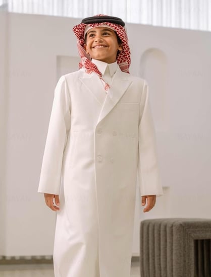 ثوب + دقلة ملكي أوف وايت