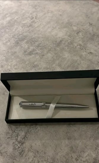 قلم رؤية بحفر اليزر بالاسم على طلبك