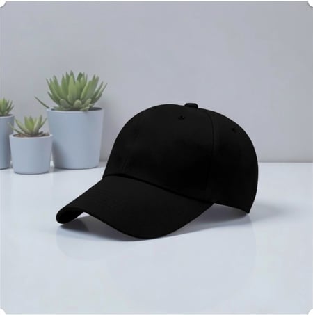 كاب مع شعار على مزاجك