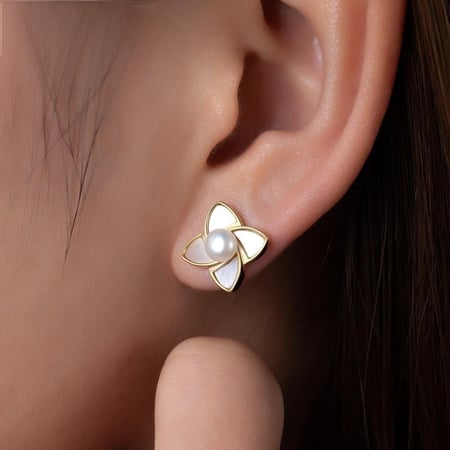 نصف طقم لؤلؤ مياه عذبة وأقراط مرصعة للنساء فضة عيار  925