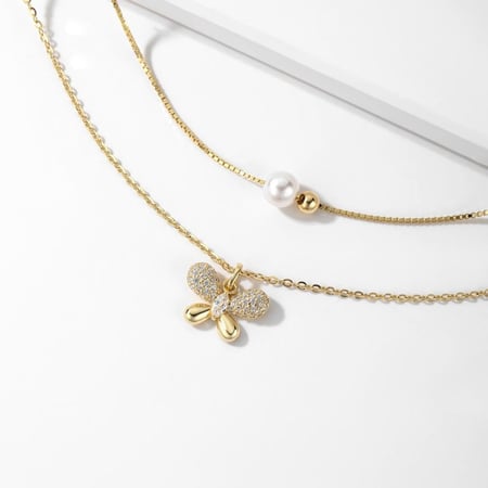 سلسال فراشة فاخر من اللؤلؤ بطبقتين مطلية بالذهب عيار 18 قيراطًا