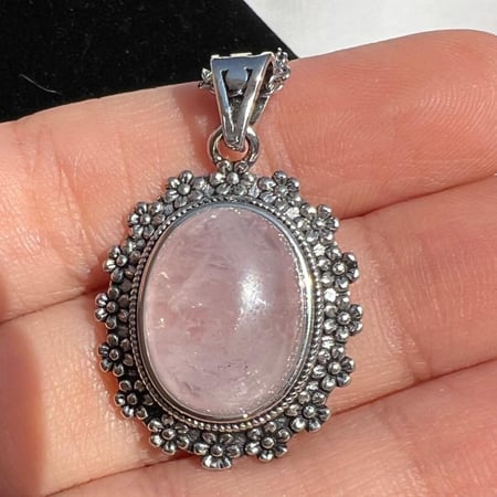 سلسال روز كوارتز