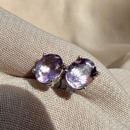 اقراط امثيست