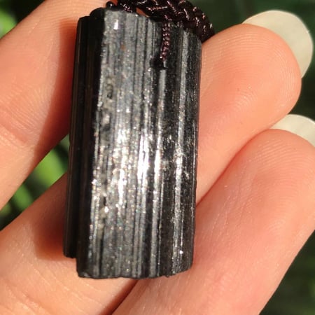 سلسال تورمالين اسود