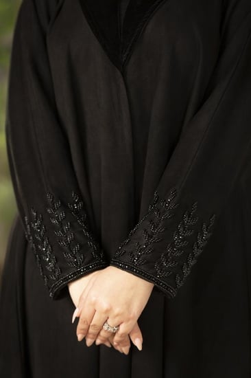 عباية شامواه اسود بياقه مخمل