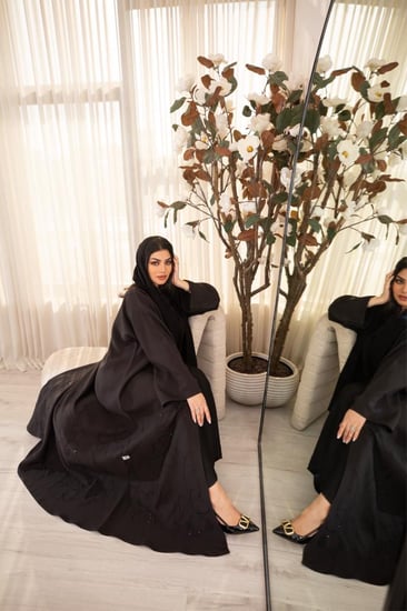 عباية كريب بتطريز أنيق