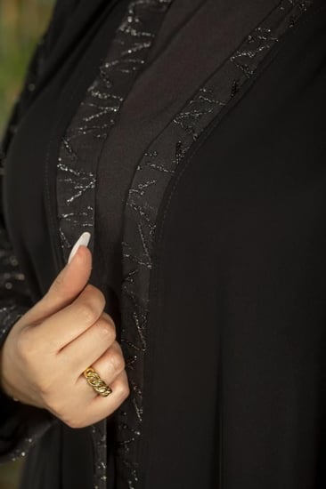 عباية بشك خلفي أنيق