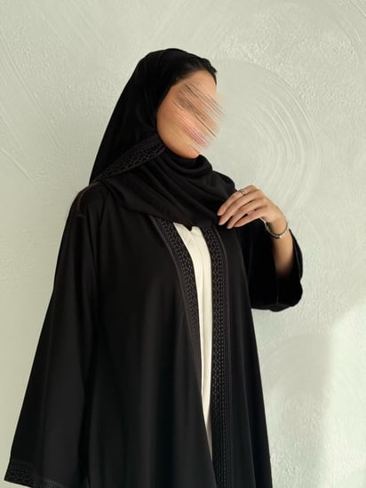 عباية كلوش تطريز بالكم والياقة
