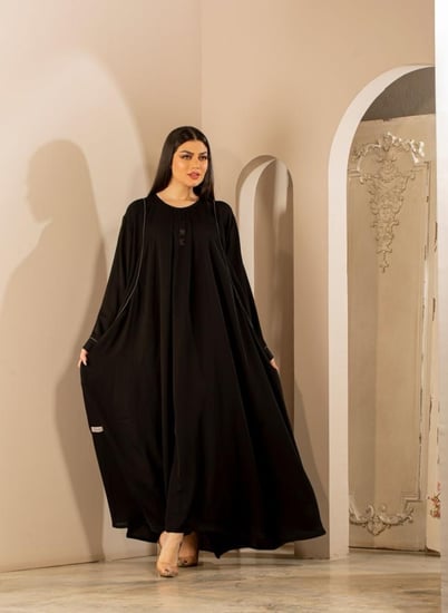 عباية كلوش مسكره من الامام