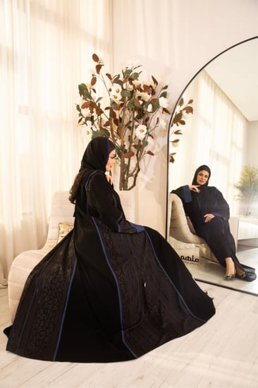 عباية انترنت اسود مع كحلي