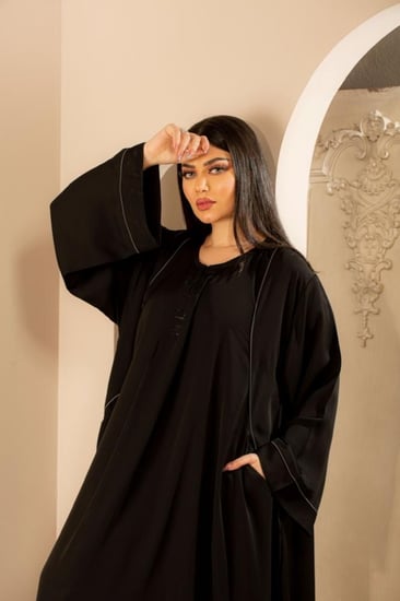عباية كلوش مسكره من الامام