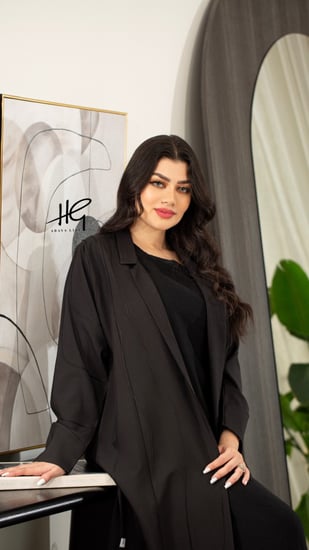 عباية تفته سوداء كلاسيك بياقة