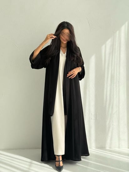 عباية كلوش تطريز بالكم والياقة