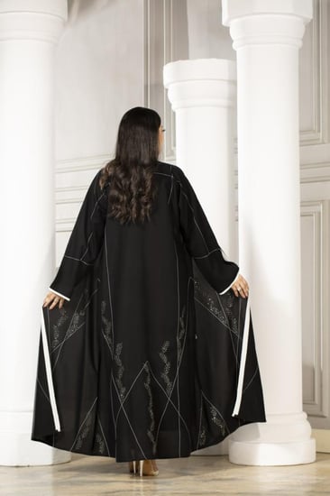 عباية اسود بشك ابيض