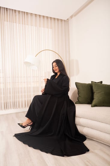  عباية ميناميت دبل كلوش اسود بقصة اطراف أنيقة