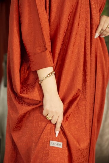 عباية حرير نص بشت