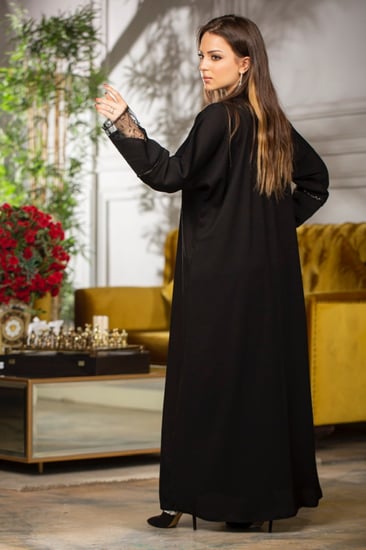 تُل بشك على الاكمام