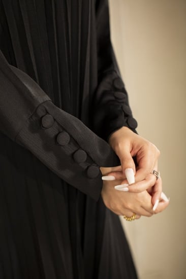 عباية اسود بكسرات كامل