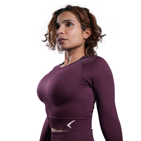 طقم رياضي نسائي فوشية