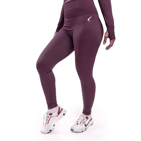 طقم رياضي نسائي فوشية