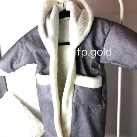 فروه رمادي بدون تطريز