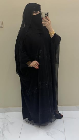 عباية نسف اسود